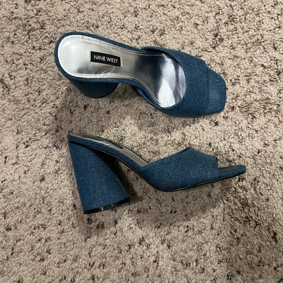 Barely worn Nine West Denim heeled slides - Picture 2 of 3